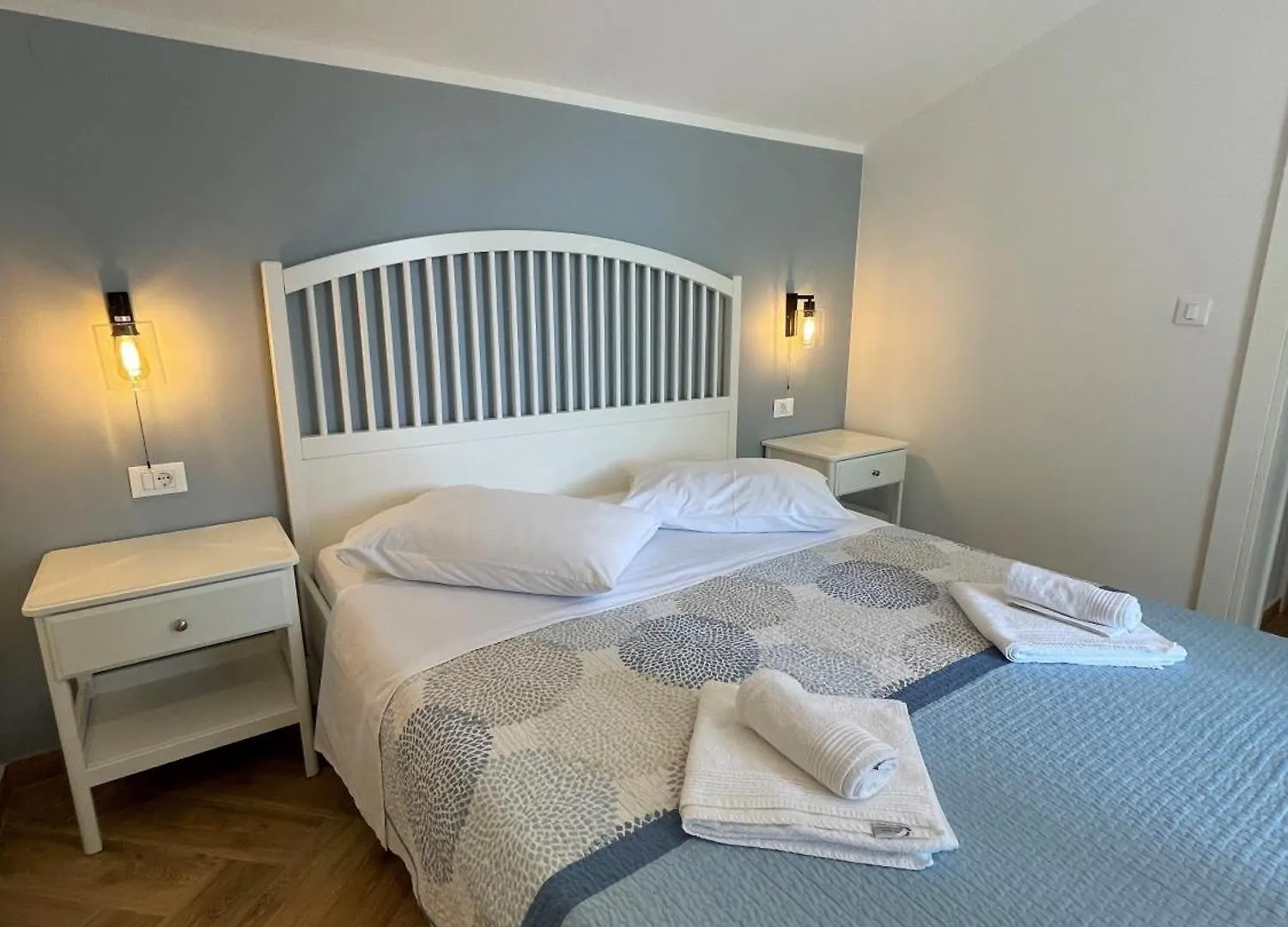 Stara Gavza - Bungalows , Apartments Cres 3*,