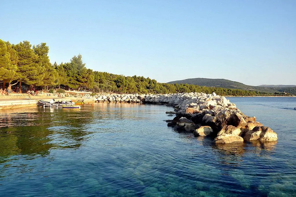 *** Parco vacanze Stara Gavza - Bungalows , Apartments Cres Croazia
